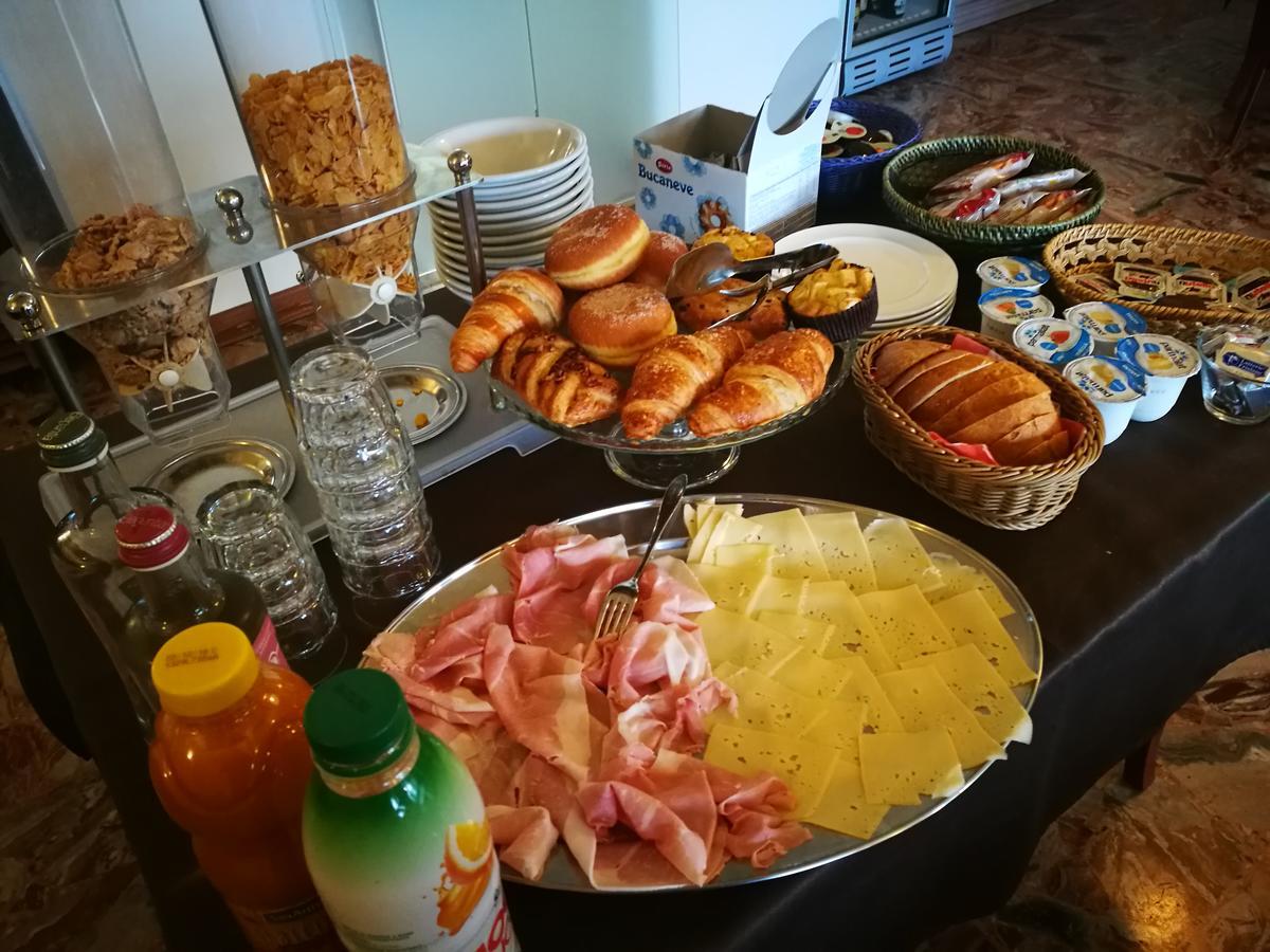 Locanda Della Pieve Tizzano Val Parma Eksteriør billede